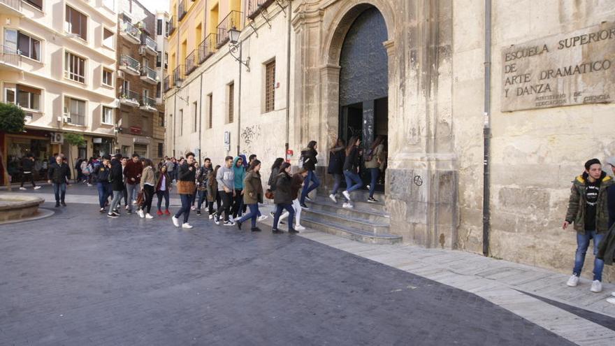 El Conservatorio de Danza imparte clases en el antiguo Seminario de San Fulgencio.