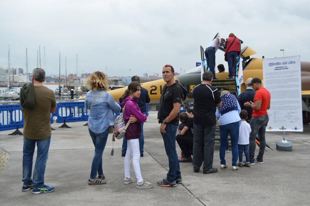 Aviones del festival aéreo de Gijón