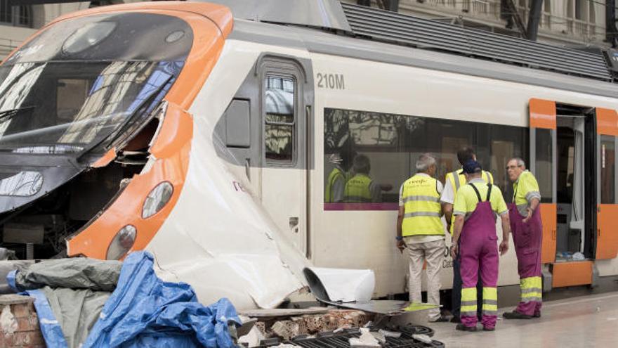 Siguen graves tres de los heridos en el accidente del tren cercanías de Barcelona