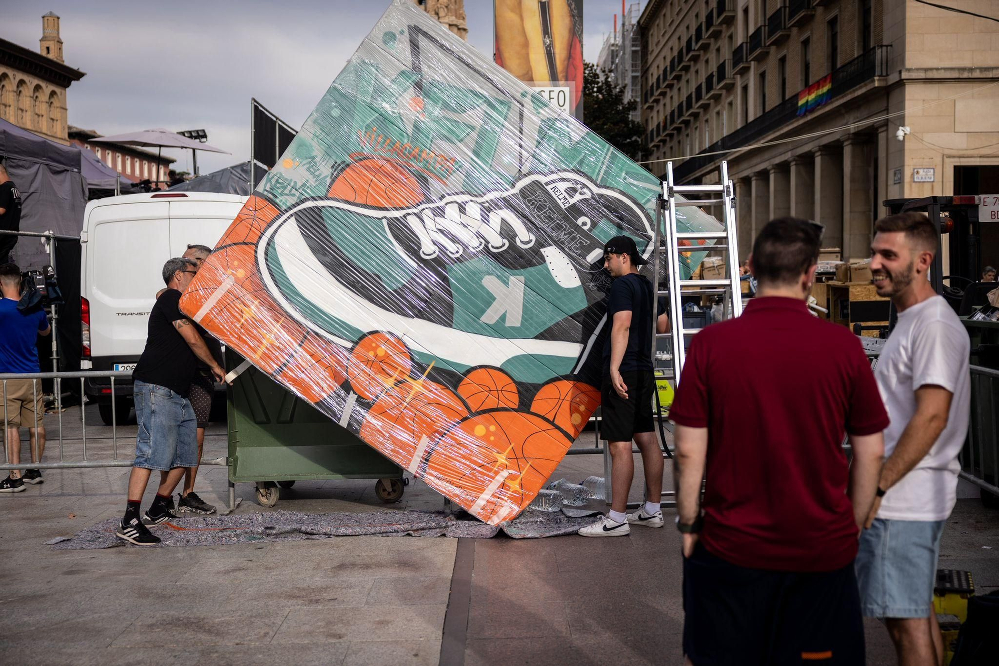 En imágenes | La Plaza del Pilar respira baloncesto con el 3x3