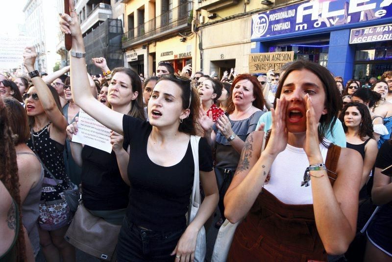 Manifestación contra la puesta en libertad de La Manada en Zaragoza