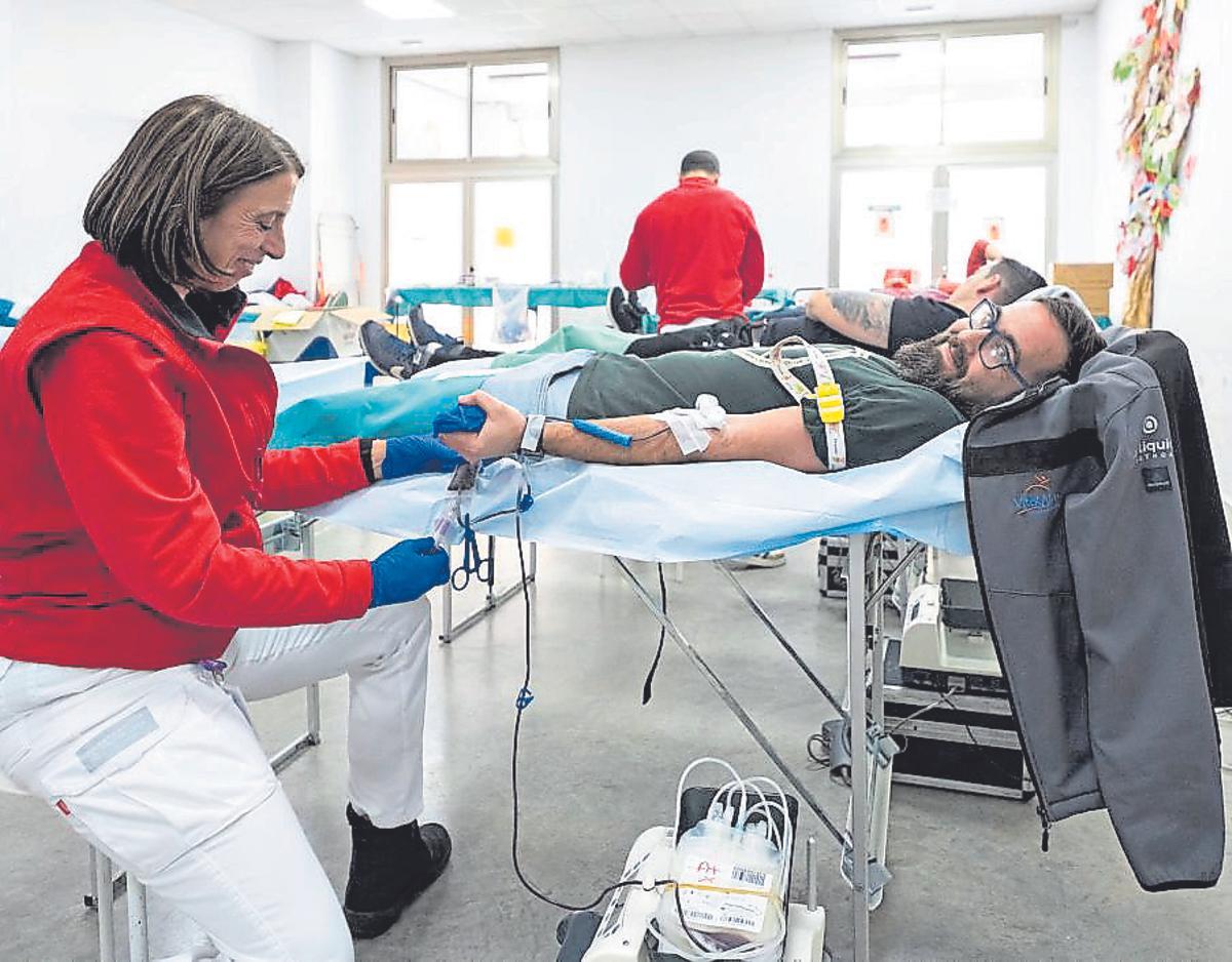 Dos instants de IV campanya solidària de donació de Sang Valentí Diocesà', on els 59 centres educatius de l'Alquebisbat de València animen a les persones majors d'edat dels seus barris a donar sang.