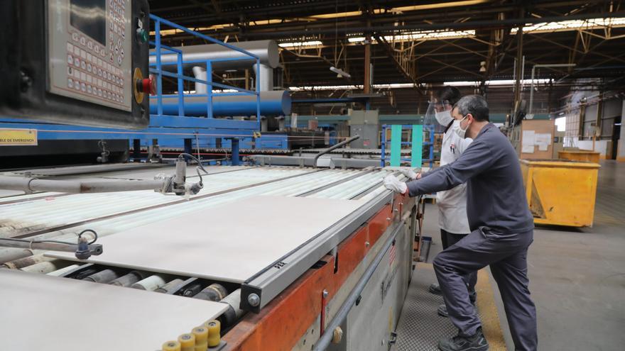 El azulejo de Castellón cae hasta la cola de la producción industrial en la Comunitat