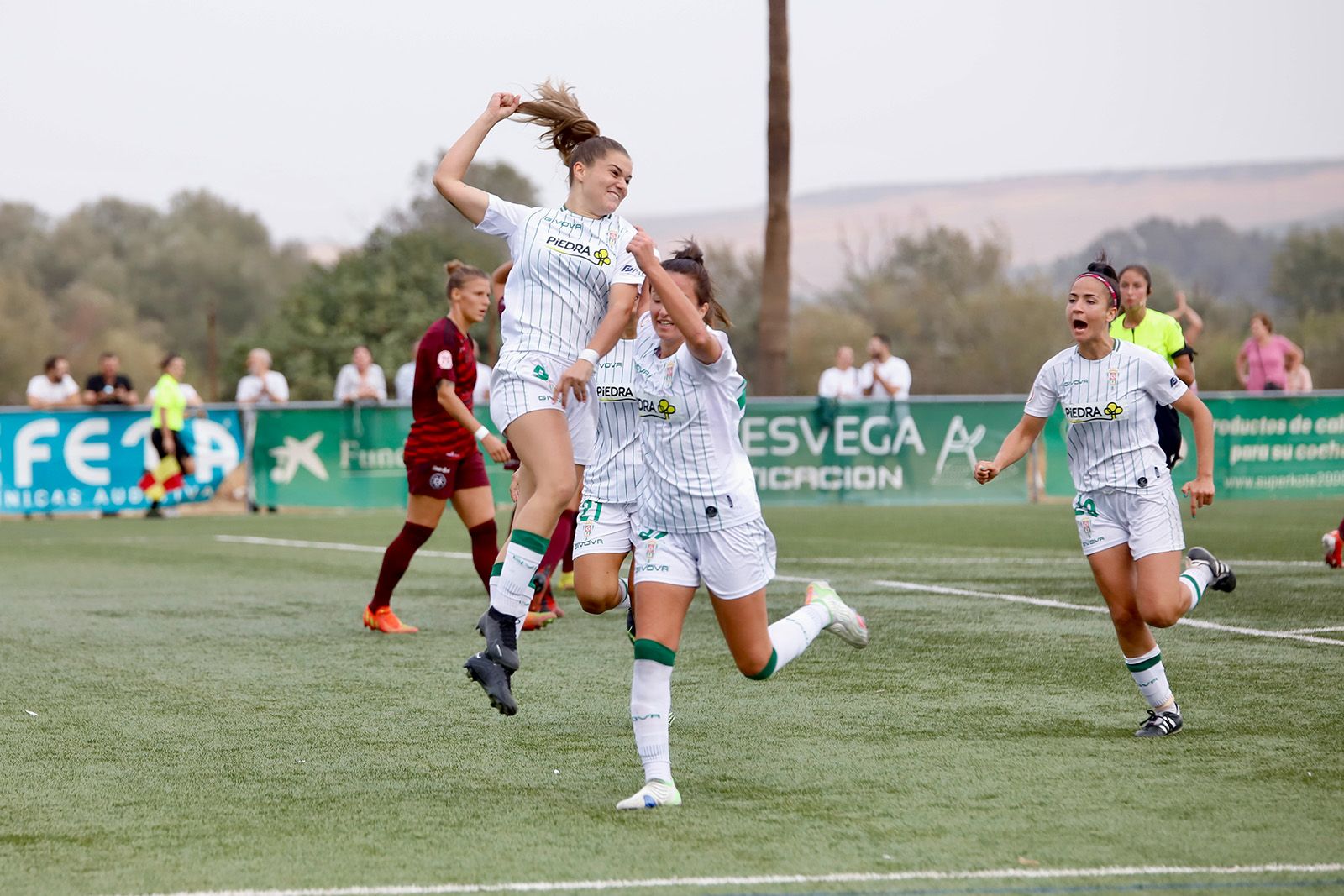 Las imágenes del Córdoba Femenino - Dux Logroño de la Copa de la Reina