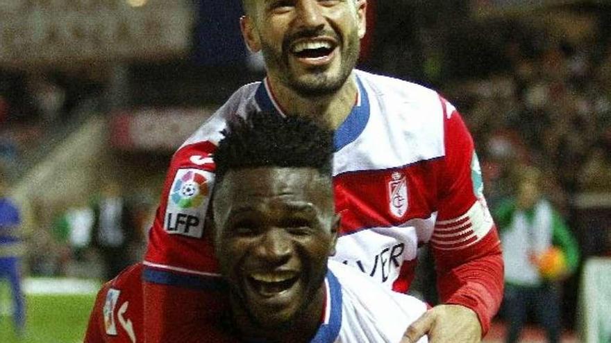 Fran Rico, celebrando un gol con su compañero en el Granada Success. // Miguel Ángel Molina