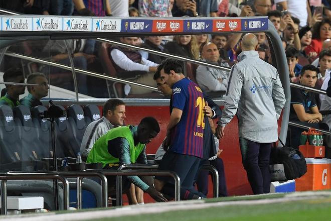 Las imágenes de la lesión de Leo Messi en el Camp Nou ante el Sevilla