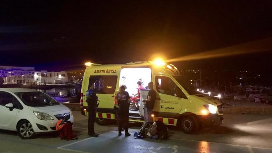 Protecció Civil del Port de la Selva evacua per mar dos joves de cala Prona