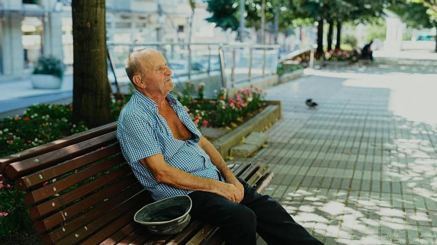 El Parque de San Lázaro, un refugio climático bajo el calor infernal de Ourense, con 42,6 grados de máxima y donde las zonas verdes escasean
