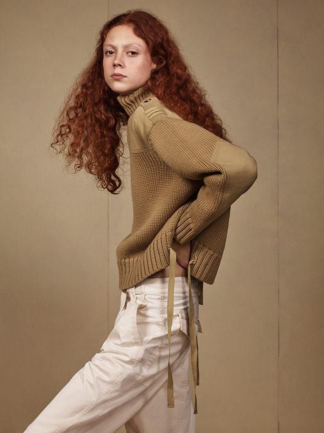 Zara SRPLS, jersey de cuello alto y pantalón cargo