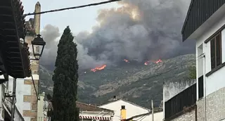 Oleada de incendios en Extremadura: evacúan tres pueblos y piden la intervención de la UME