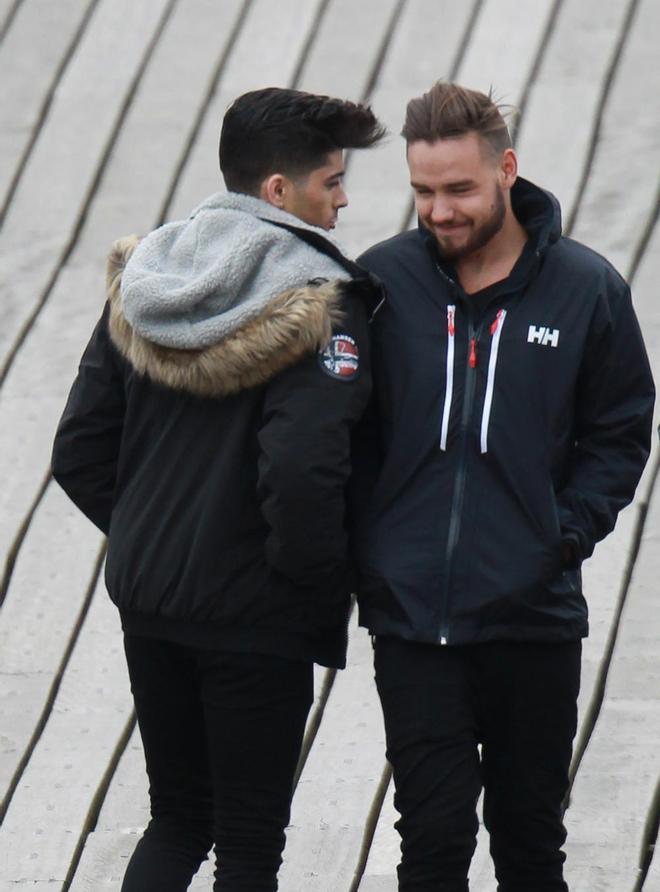 Liam Payne y Zayn Malik muy abrigaditos