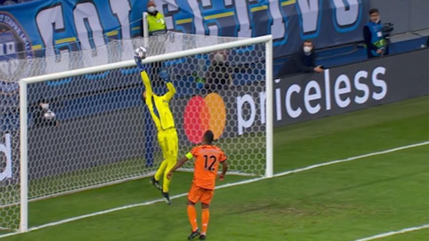 Las paradas de Szczesny ante el Oporto