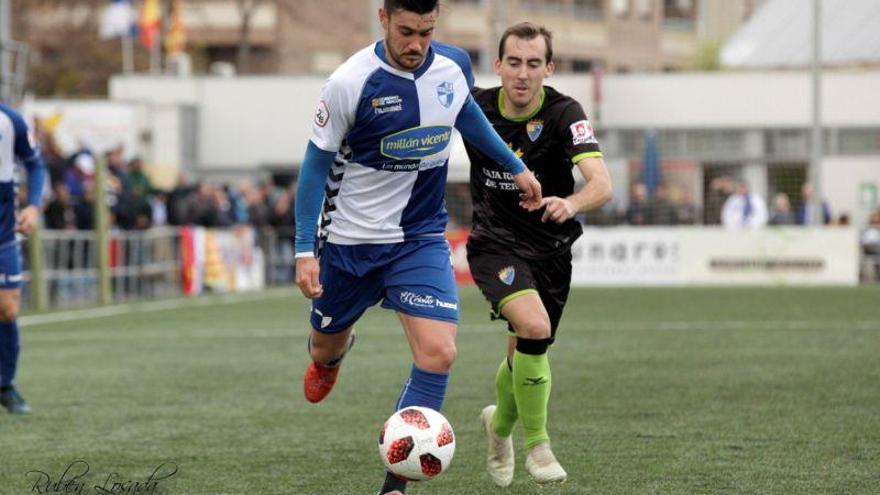 El Ebro remonta y vence al Teruel (2-1)