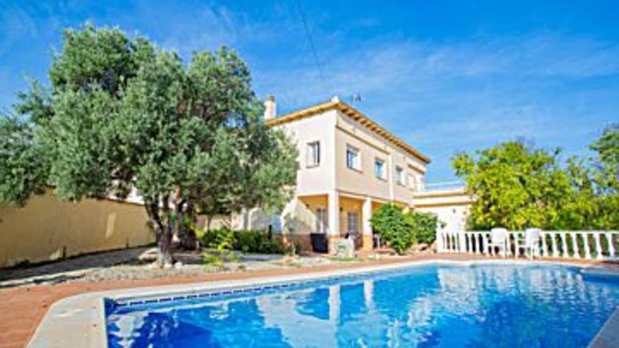 849.000 € Venta de casa en La Mata (Torrevieja) 700 m2, 4 habitaciones, 3 baños, 1.213 €/m2...