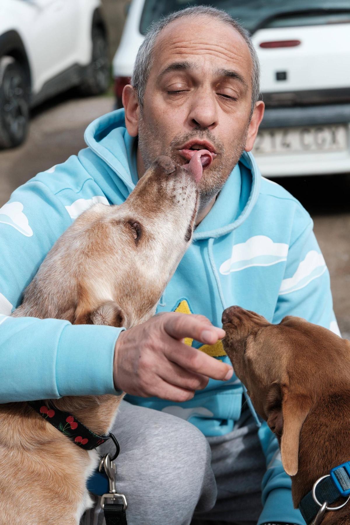 Mariano Meilán junto a Rex y Estrella en Sa Coma