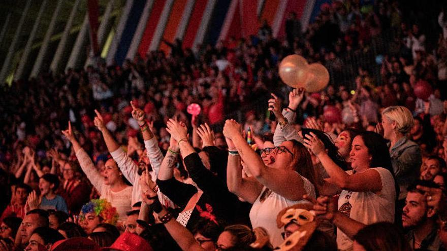 Público durante la última final de murgas del Carnaval de Santa Cruz de Tenerife.