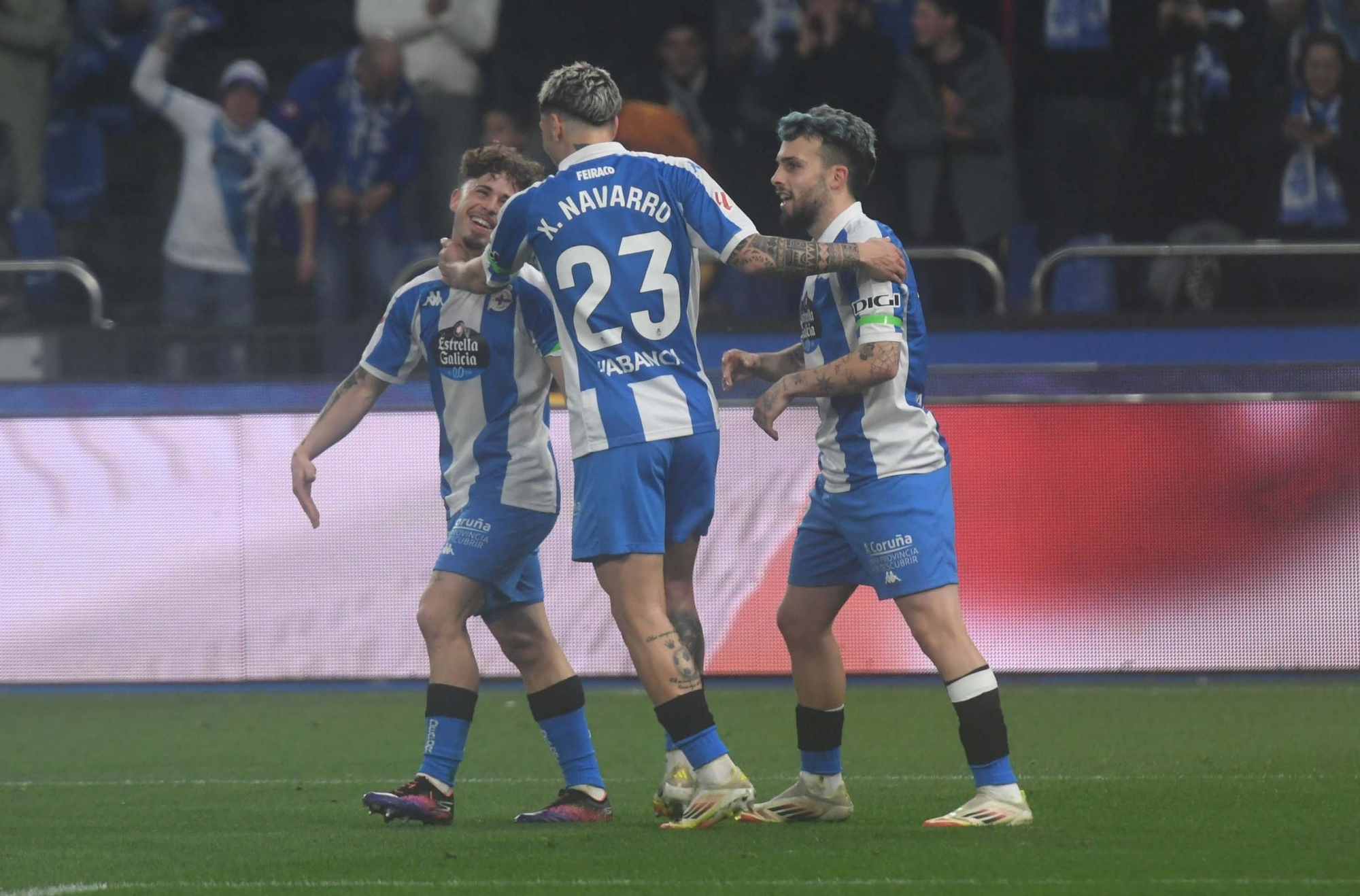 El Deportivo doblega al Almería en Riazor (3-1)