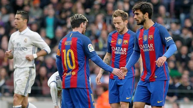 Rakitic o André Gomes, solo uno será titular en el derbi