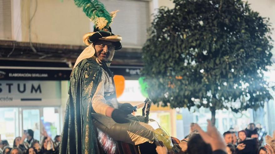 Los Remedios vive su gran fiesta de la Navidad: euforia, magia y ‘caramelazos’ para recibir al Heraldo