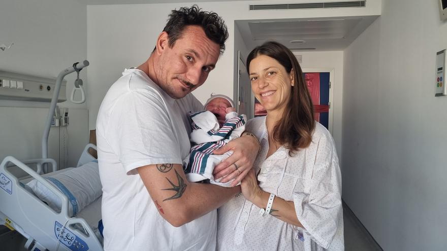 Romeo y Valerie, primeros bebés nacidos en Baleares y Mallorca en 2023