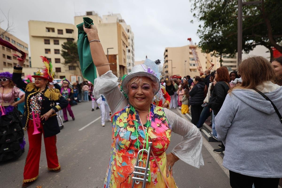 Búscate en las imágenes de la rúa de Carnaval de Ibiza