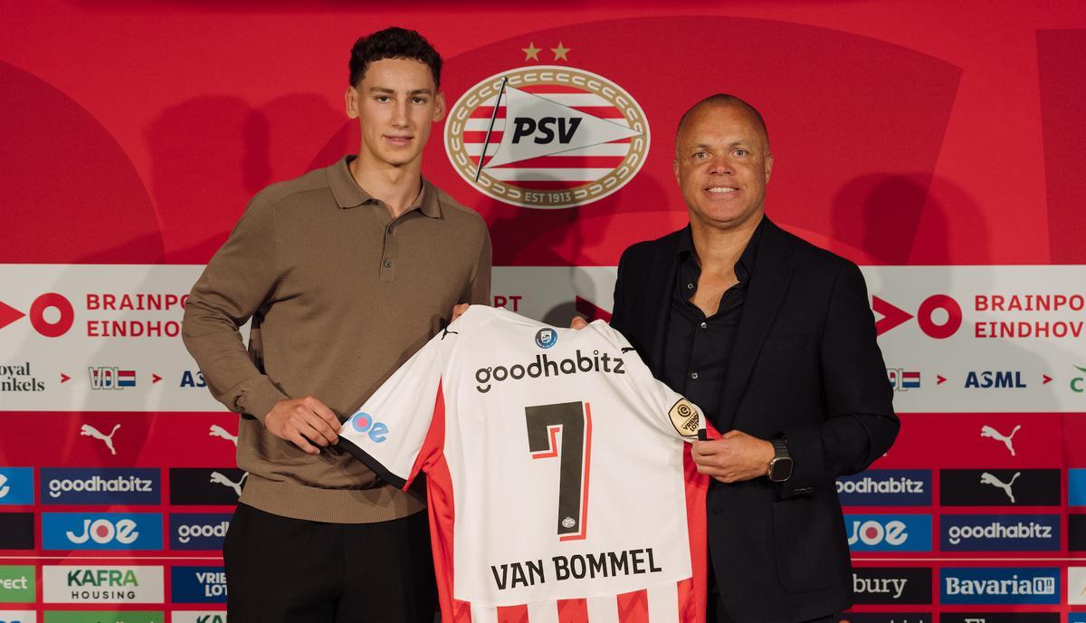 Ruben van Bommel, presentado como jugador del PSV Einddhoven