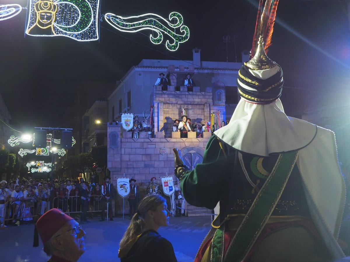 Las mejores imágenes de la Entrada Cristiana y la Embajada de los Moros y Cristianos de Agost