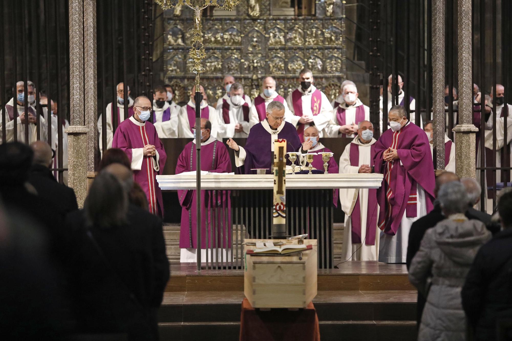 La Catedral de Girona s'omple per acomiadar Francesc Pardo