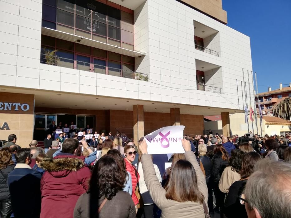 Concentración frente al Ayuntamiento de Fuengirola