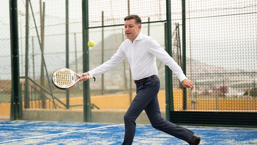 Gáldar estrena las dos pistas de pádel rehabilitadas de la Ciudad Deportiva Venancio Monzón