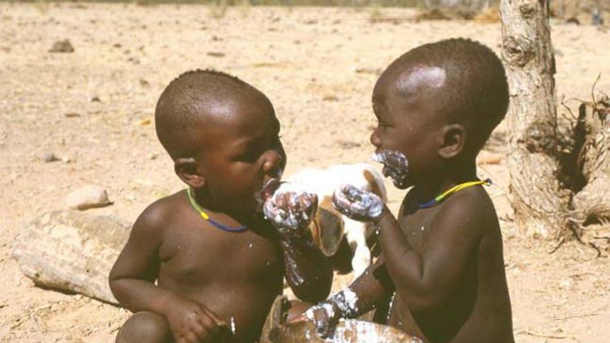 Niños afectados por el hambre en África