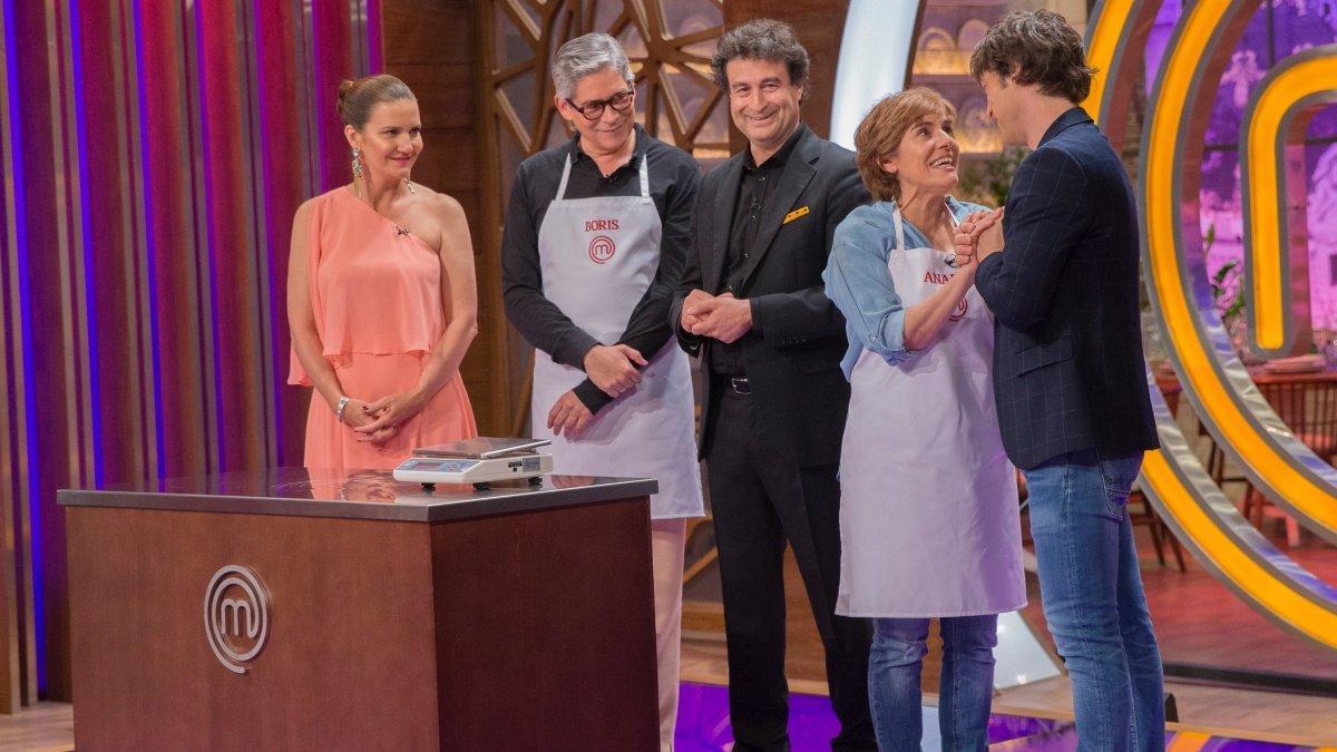 Boris Izaguirre y Anabel Alonso con el jurado de 'Masterchef Celebrity 4'