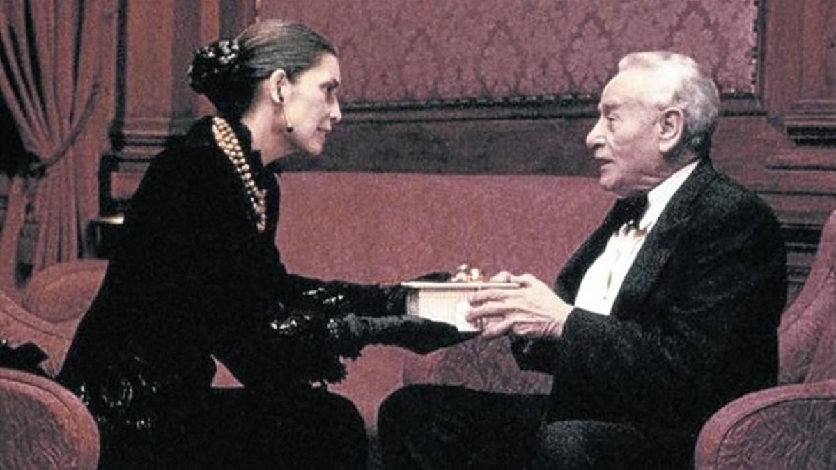 EL DON 3El actor (como el mafioso Don Altobello) con Talia Shire, en 'El Padrino III', de Francis Ford Coppola.