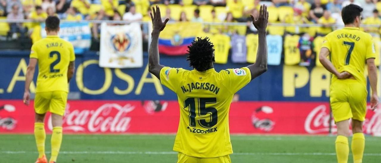 Jackson celebra uno de los dos tantos ante el Cádiz.