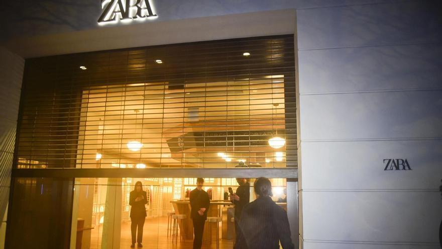 El primer Zara de A Coruña se despide para siempre: "Es una pena que cierre, pero es una suerte que haya aguantado 50 años"