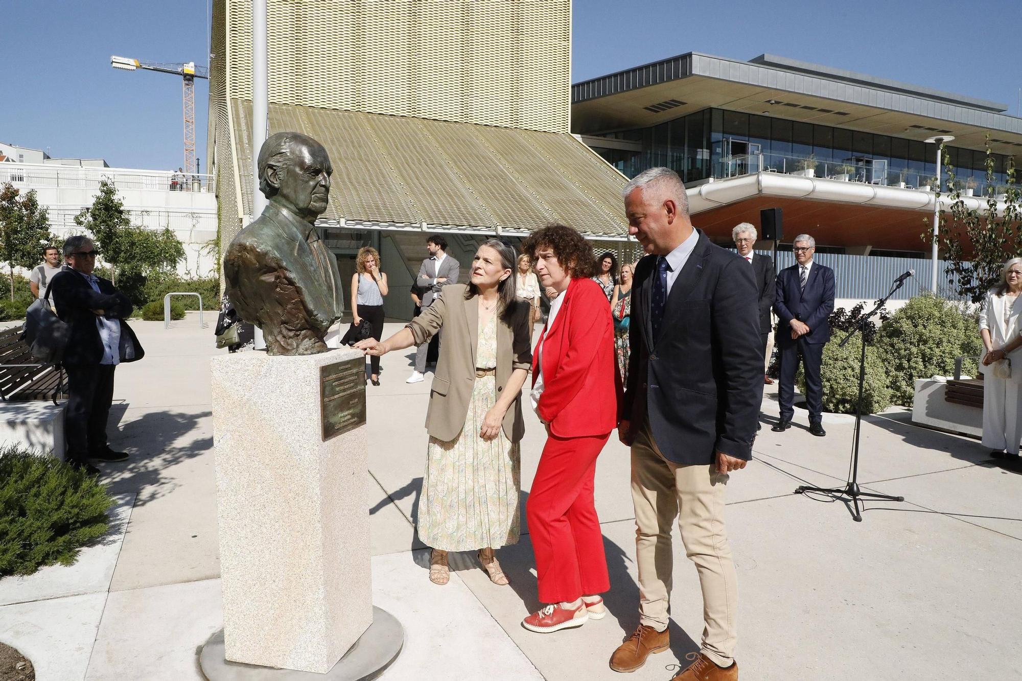 Descubrimiento del busto en homenaje a Ramón Castromil Ventureira