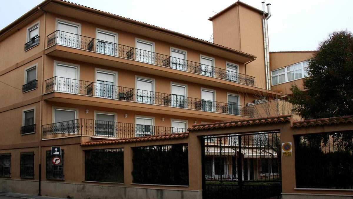 Exterior de la residencia de Moixent.