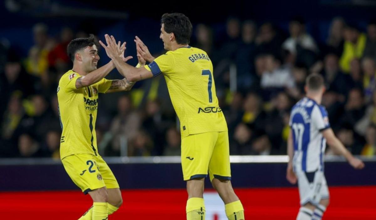 Gerard Moreno y Alberto Moleiro celebrando los goles