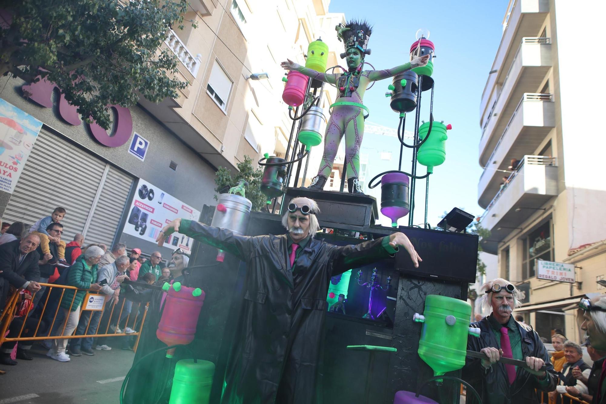 Las mejores imágenes del desfile concurso de Carnaval de Torrevieja 2024 están aquí