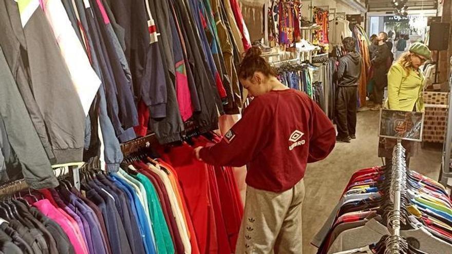 El auge de la segunda mano lleva a la cadena textil Humana a incrementar más de un 10% sus ventas y clientes en 2023