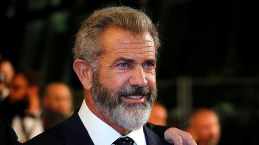 Un barbudo Mel Gibson acapara los flashes en Cannes