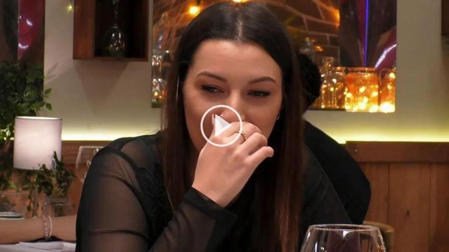 First Dates: Cintia casi se atraganta al saber las veces al día que tiene sexo su cita