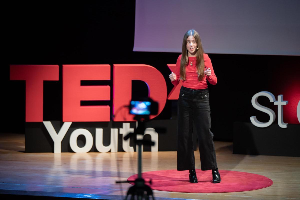 Una alumna de Palacio de Granda durante su participación en el evento internacional  TEDxYouth.