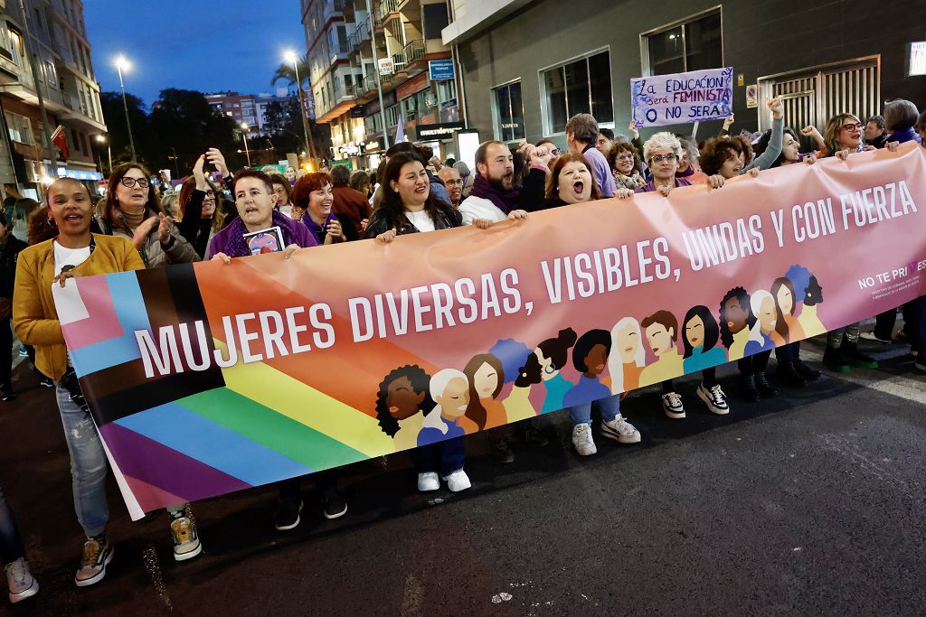 Todas las imágenes de la manifestación en Murcia del 8M