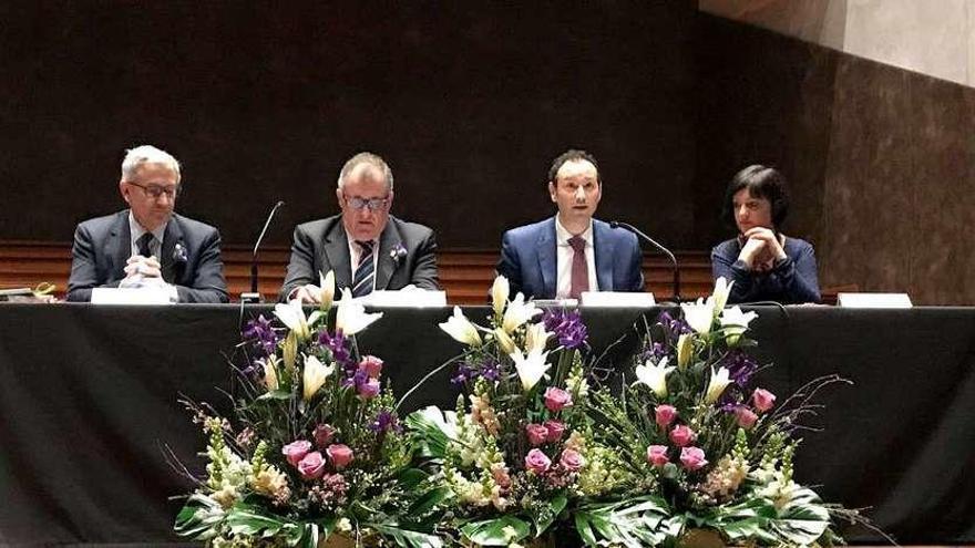 Santiago García, Simón Guardado, Guillermo Martínez y Almudena Cueto, ayer en Luarca.