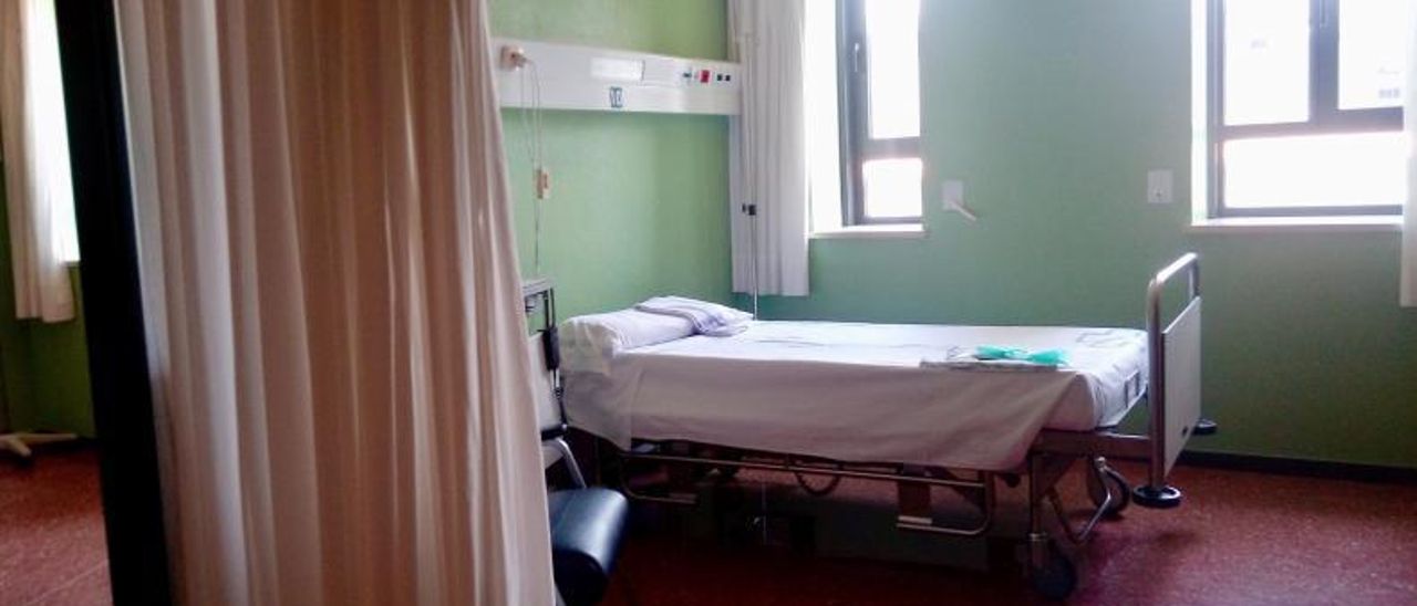 Una habitación del hospital de Montecelo. | // RAFA VÁZQUEZ