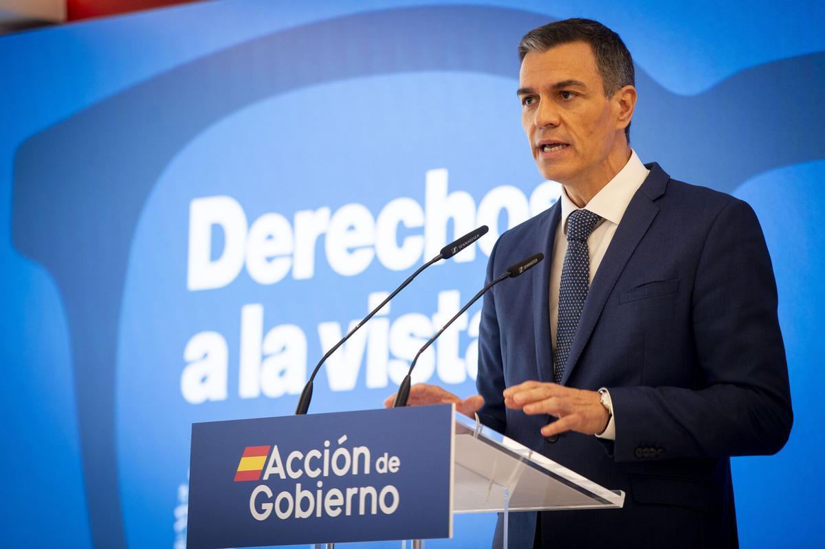 Sánchez anuncia que el curs vinent els menors de fins a 16 anys rebran una ajuda de 100 euros per a ulleres o lents de contacte Sánchez anuncia que el curs vinent els menors de fins a 16 anys rebran una ajuda de 100 euros per a ulleres o lents de contacte