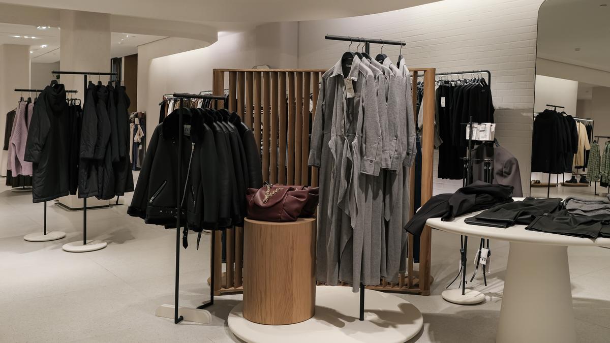 VESTIDO PUNTO DE ZARA | Zara está llenando sus tiendas de un vestido que se  ha convertido en un 'must' de la temporada