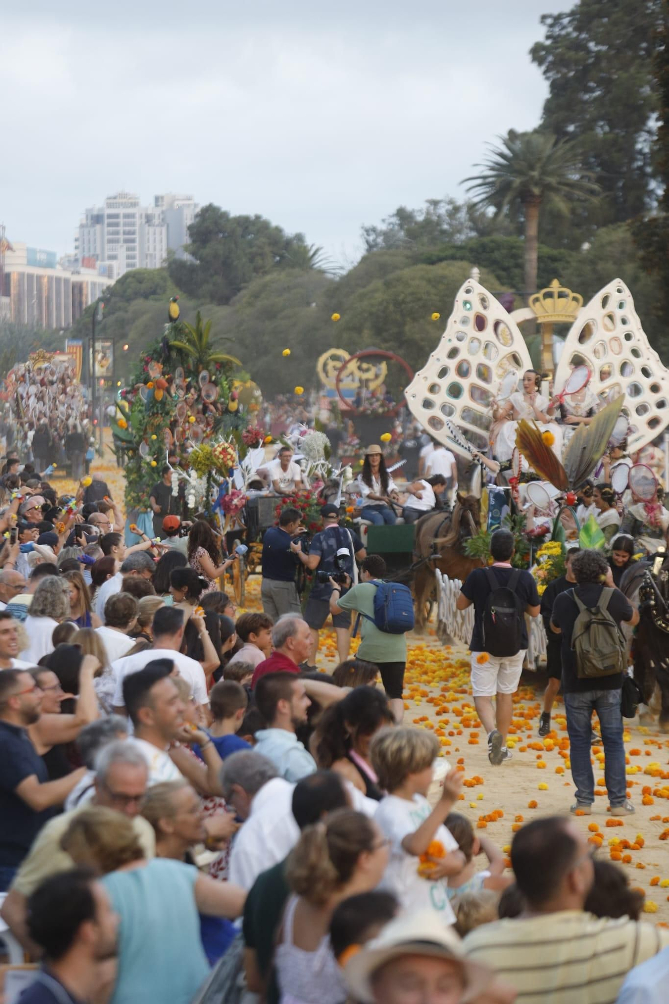 Así ha sido la Batalla de Flores en València 2024