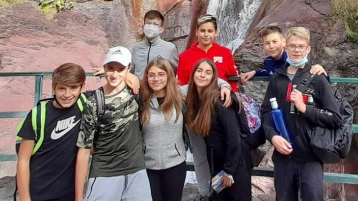 Los estudiantes europeos de Erasmus+ en el Colegio Salesianos de Huesca en una de sus excursiones.